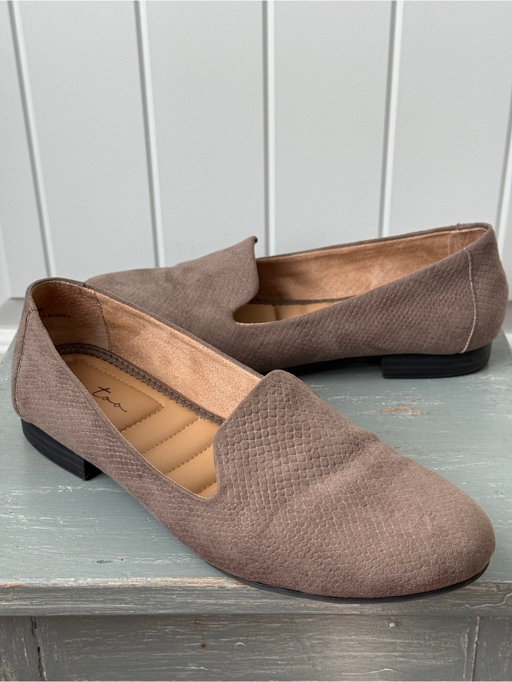 Me Too Women’s Taupe Slip-On Loafers - Classic Flat Shoes Size 9.5 M